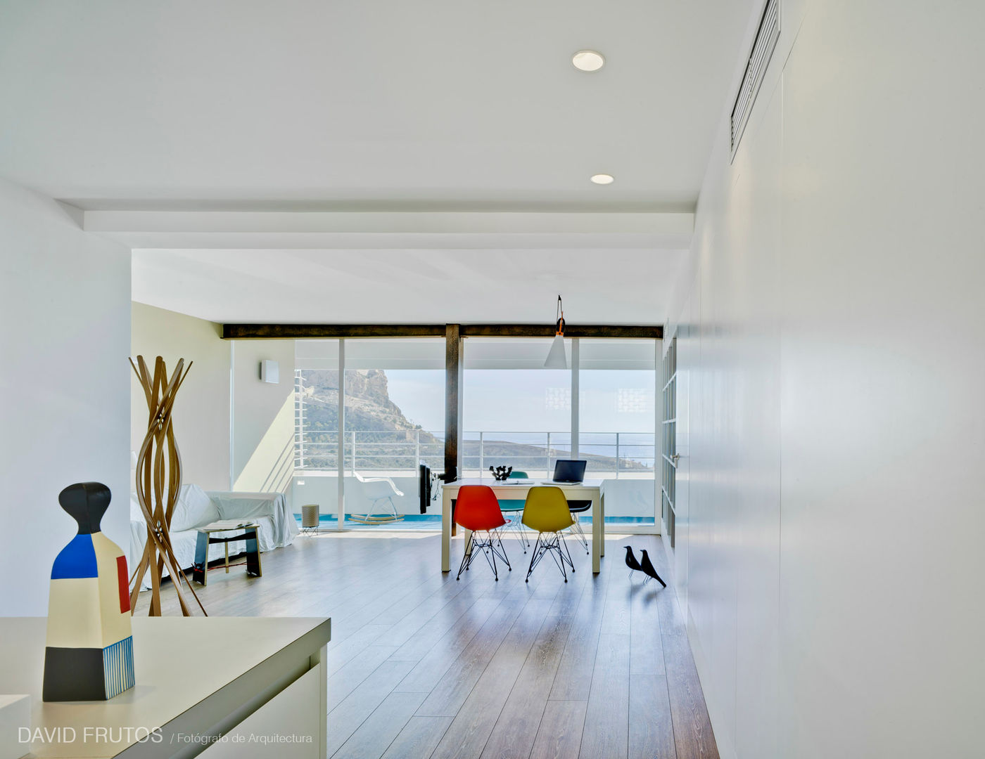 Un Pequeño piso en Alicante con Terraza y una vista al mar ¡espectacular!, FLAP STUDIO FLAP STUDIO Maisons modernes