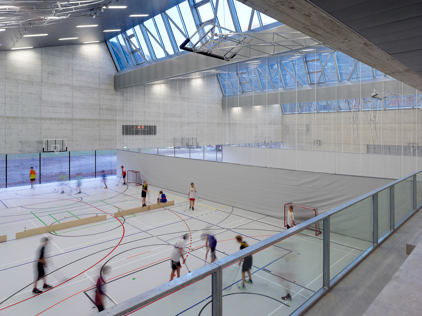 SALLE DE SPORT TRIPLE, François MEYER ARCHITECTURE François MEYER ARCHITECTURE Espacios