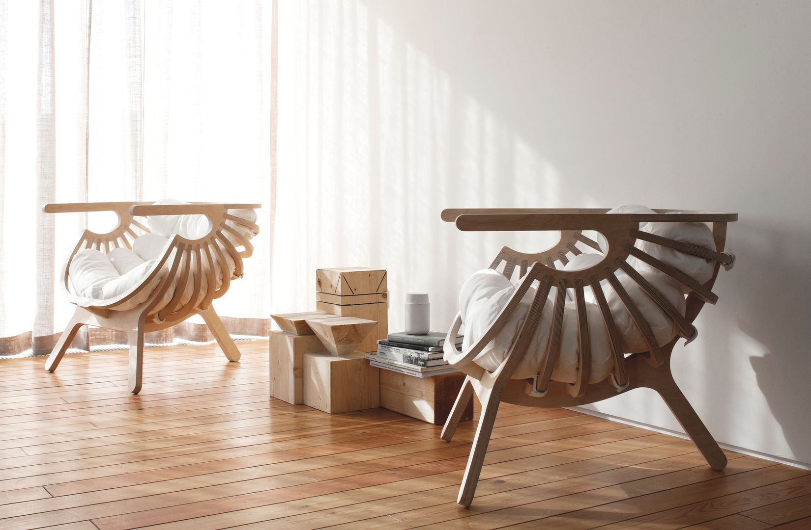 Shell Chair, Branca Lisboa Branca Lisboa Living room design ideas Lighting