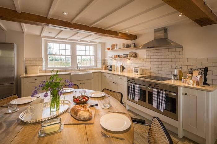 A Gorgeous and Secluded Farm House in the Eden Valley, Linda Joseph Kitchens & Interiors Linda Joseph Kitchens & Interiors Interior design