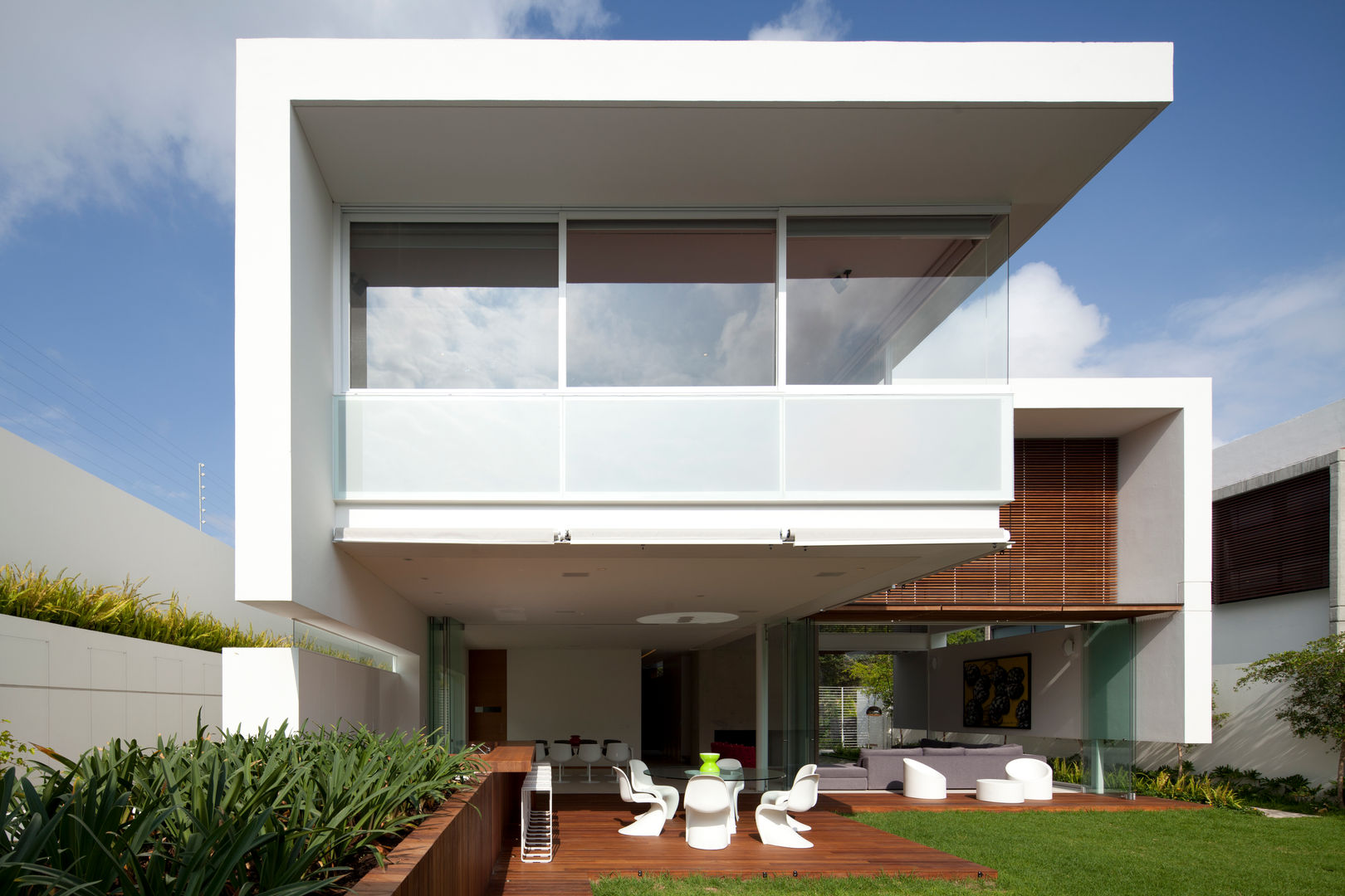 FF HOUSE, Hernandez Silva Arquitectos Hernandez Silva Arquitectos Modern garden