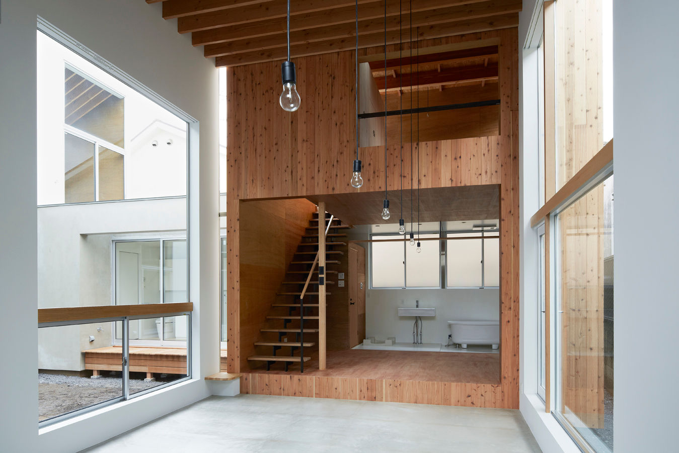 House in Sakuradai, 鈴木淳史建築設計事務所 鈴木淳史建築設計事務所 Media room لکڑی Wood effect