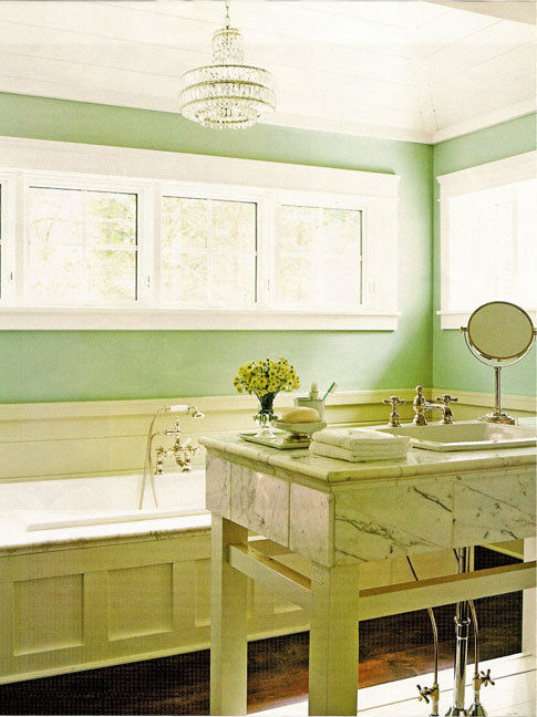 Classic styled bathroom homify Classic style bathrooms