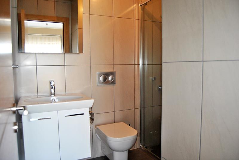 Azure Villaları 3 Odalı İkiz Dubleksler, Estateinwest Estateinwest Modern Banyo