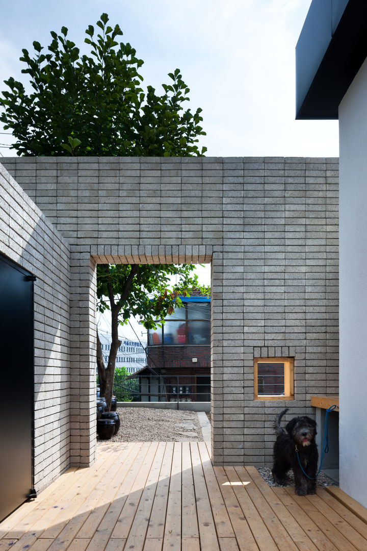 재훈이네 집수리(Jaehoon's Jip-Soori), 무회건축연구소 무회건축연구소 Casas modernas: Ideas, imágenes y decoración