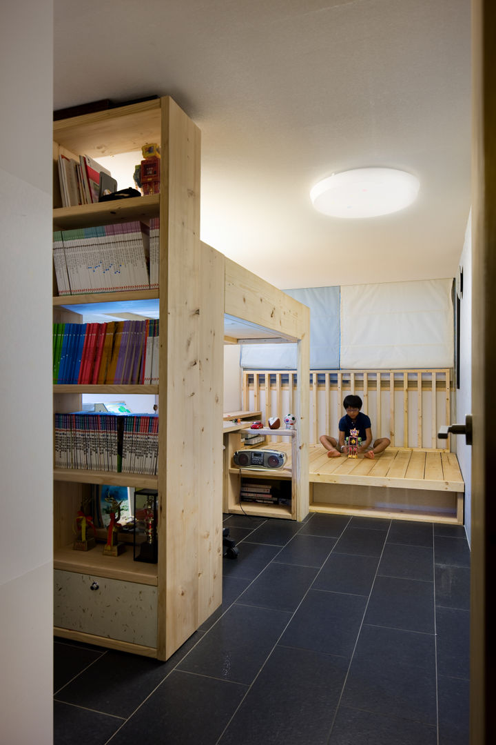 정현이네 아파트 집수리(Jung-hyun's Apartment Jip-soori), 무회건축연구소 무회건축연구소 Dormitorios infantiles de estilo moderno