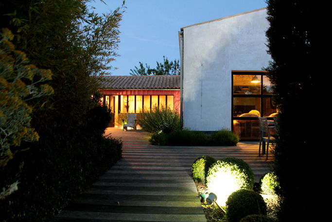 Garden by night Alizé Chauvet Architecte - Designer intérieur Houses