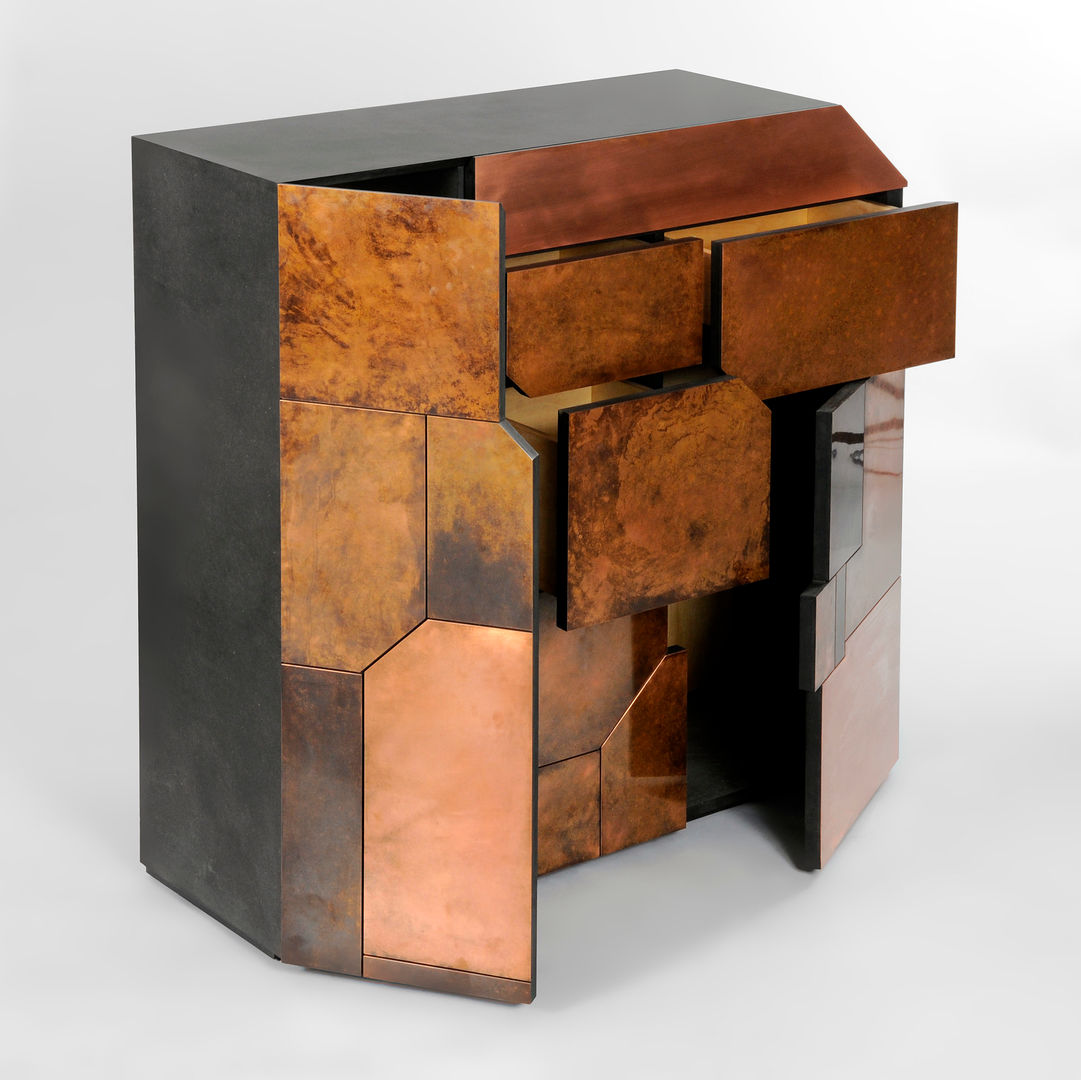 Elementi - Copper Patina Cabinet, Andrea Felice - Bespoke Furniture Andrea Felice - Bespoke Furniture オリジナルデザインの リビング カップボード＆サイドボード
