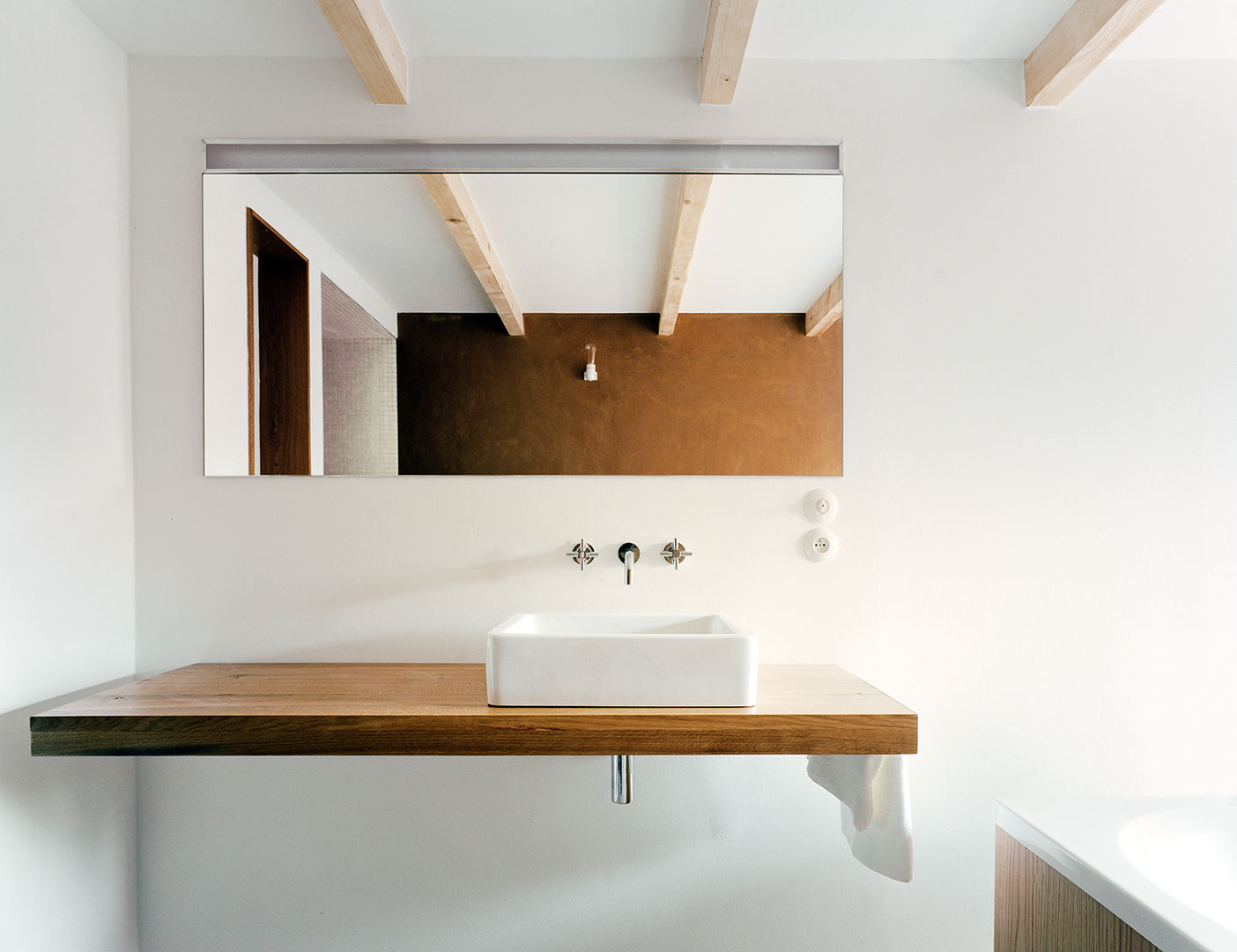 Haus Stein, JAN RÖSLER ARCHITEKTEN JAN RÖSLER ARCHITEKTEN Baños de estilo minimalista