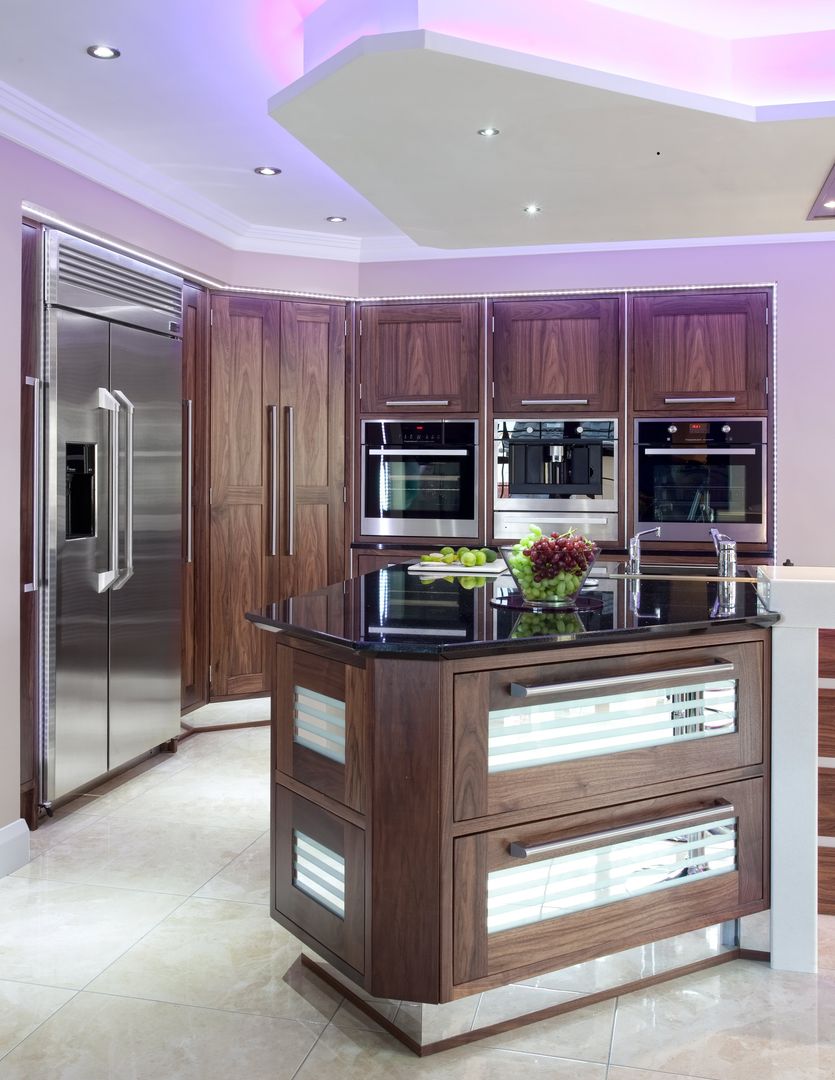 Modern Walnut Kitchen Island Kitchens Continental Ltd Cozinhas modernas Armários e estantes