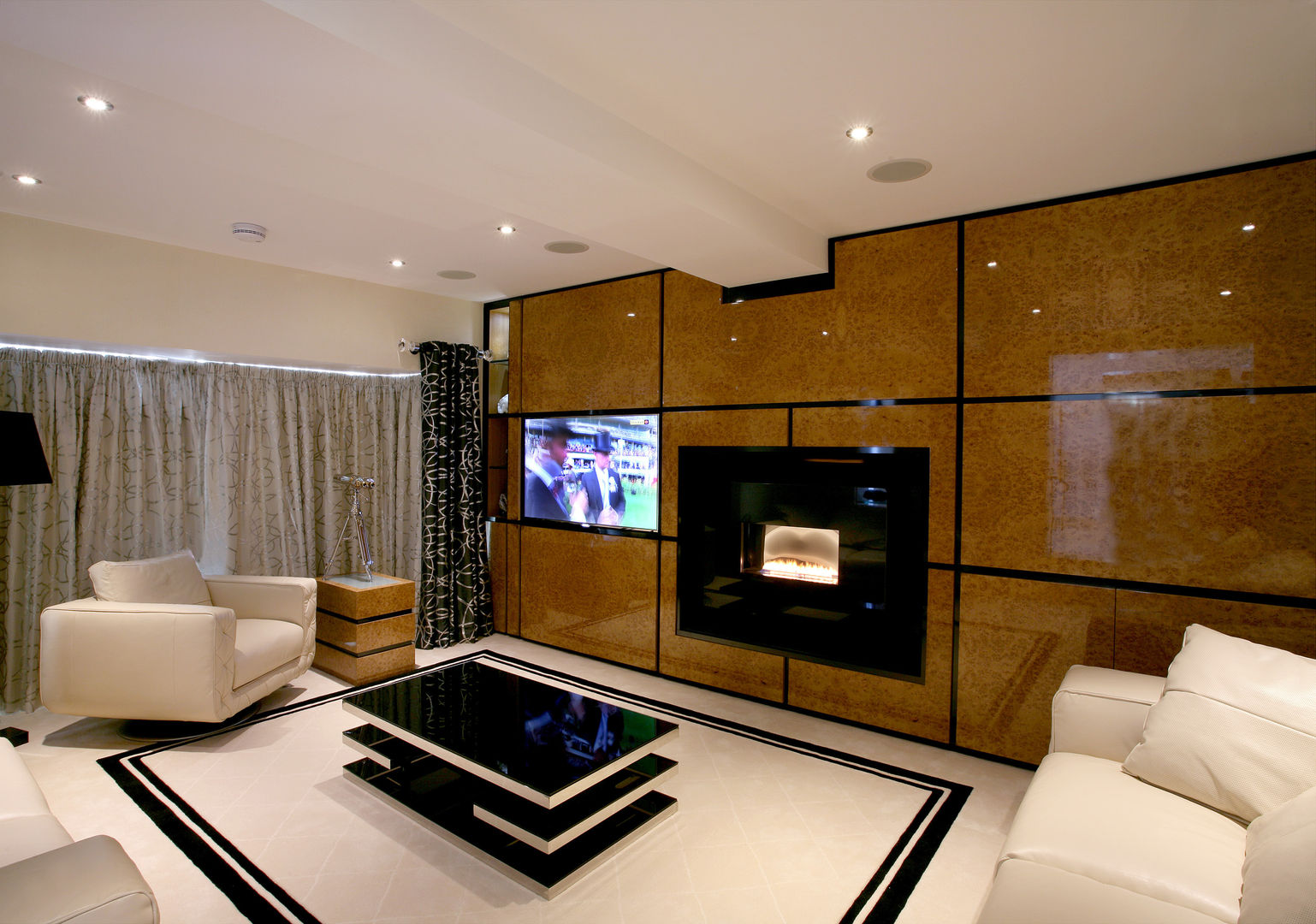 Lounge: modern by Angel Martin Interiors, Modern