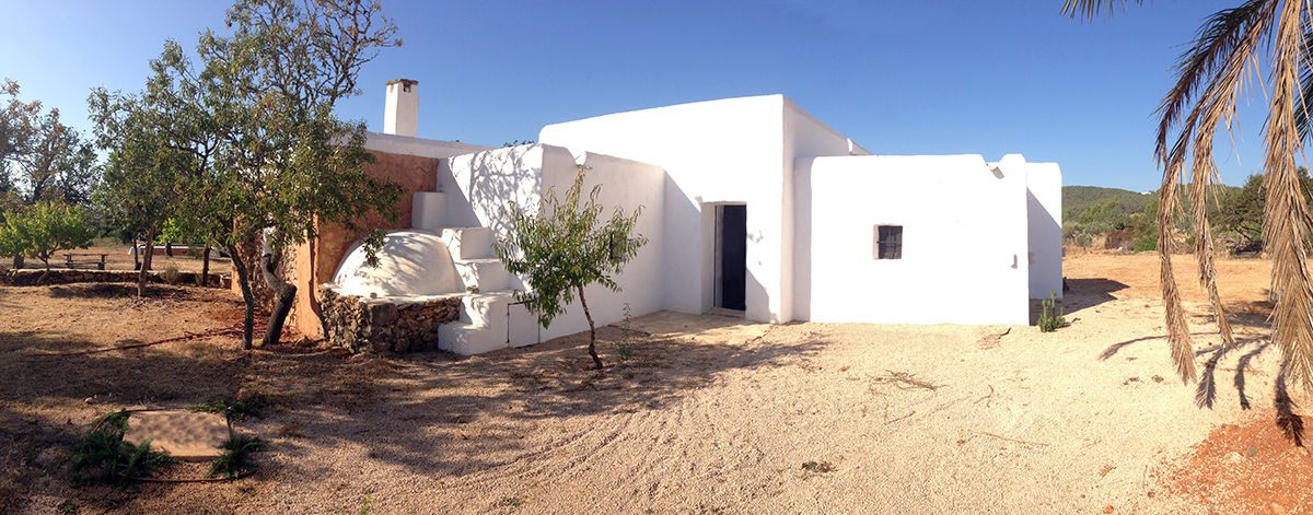 Reforma y ampliación de Casa Payesa en Ibiza, Ivan Torres Architects Ivan Torres Architects ラスティックな 家