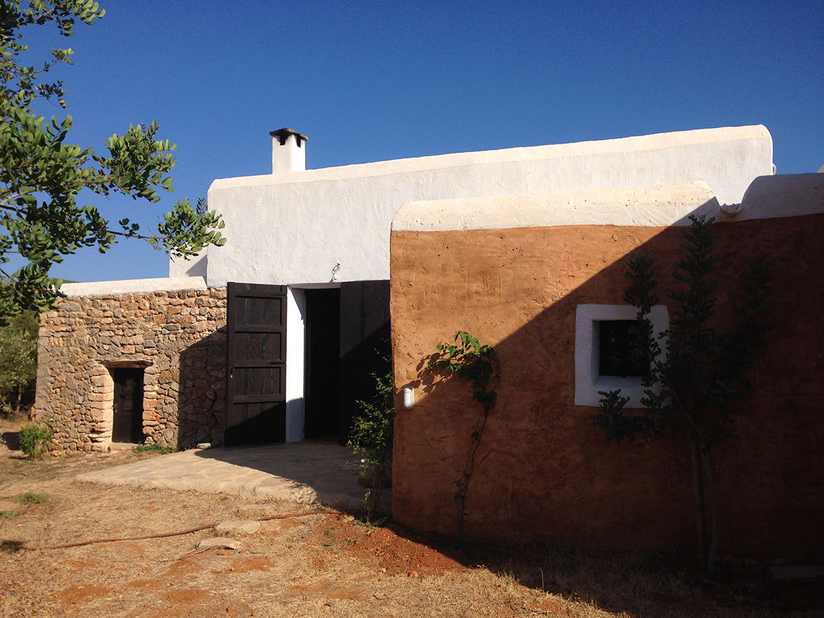 Reforma y ampliación de Casa Payesa en Ibiza, Ivan Torres Architects Ivan Torres Architects Case in stile rustico