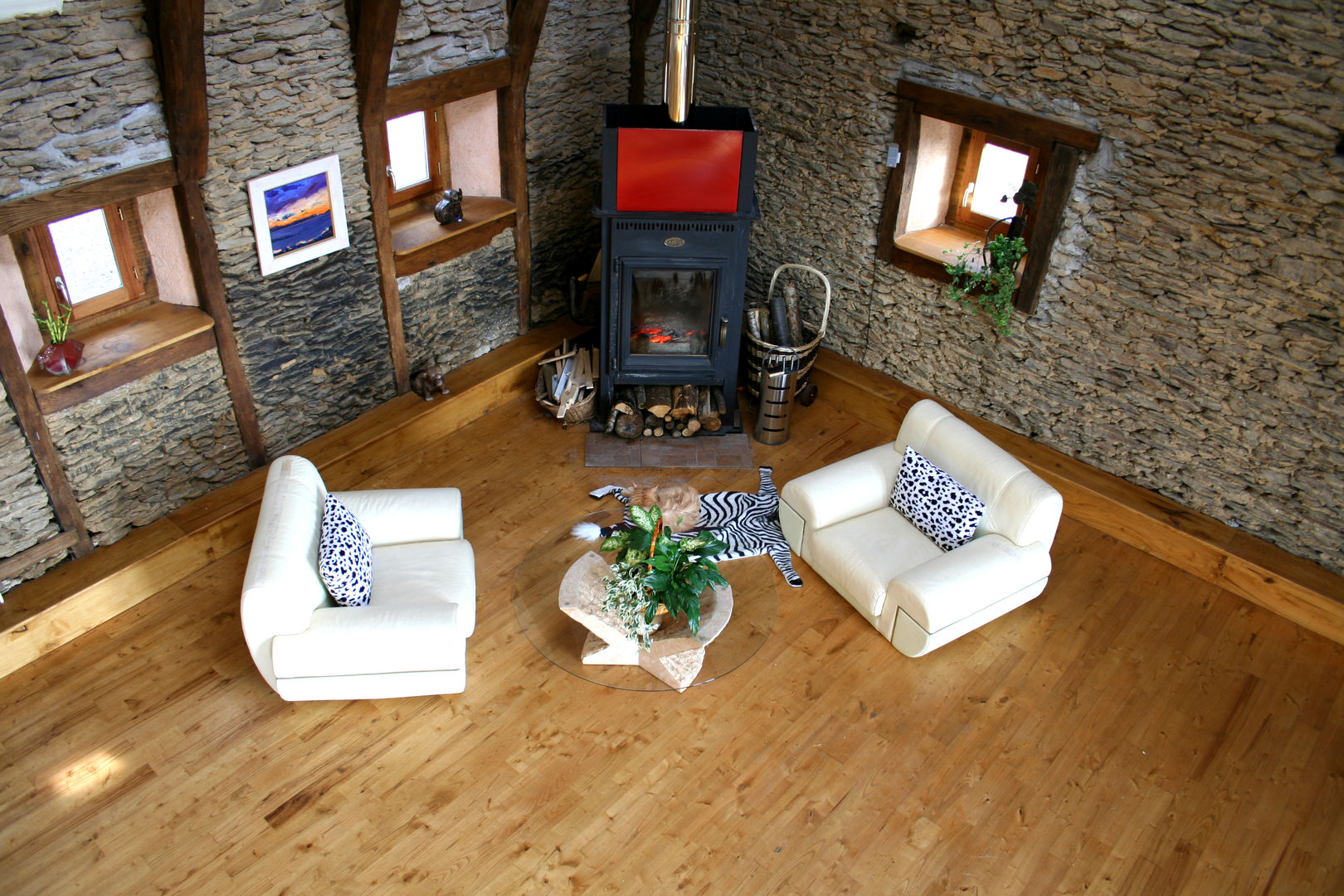 Barn in Chenailler Mascheix, France , Capra Architects Capra Architects Rustieke woonkamers Verlichting