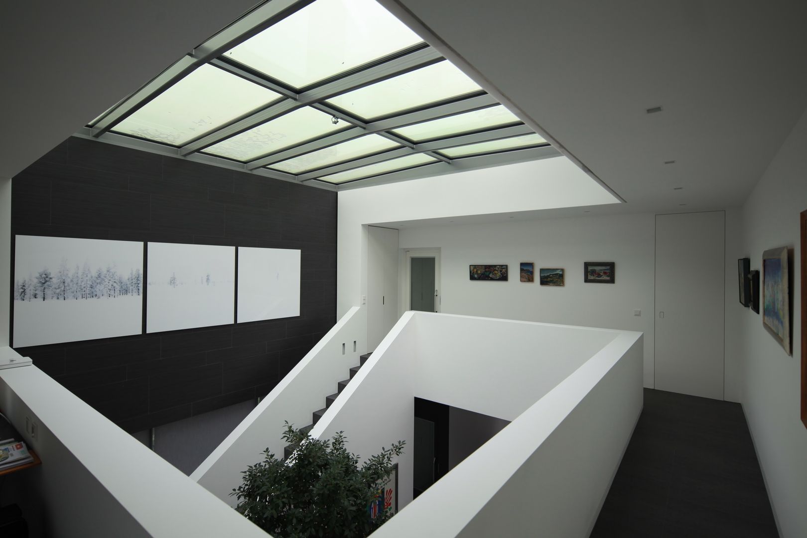Anwesen in Freising, Herzog-Architektur Herzog-Architektur モダンスタイルの 玄関&廊下&階段