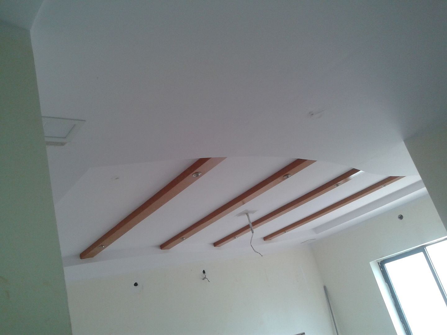 False Ceiling at 8 Streaks Interiors, Eight Streaks Interiors Eight Streaks Interiors غرفة المعيشة