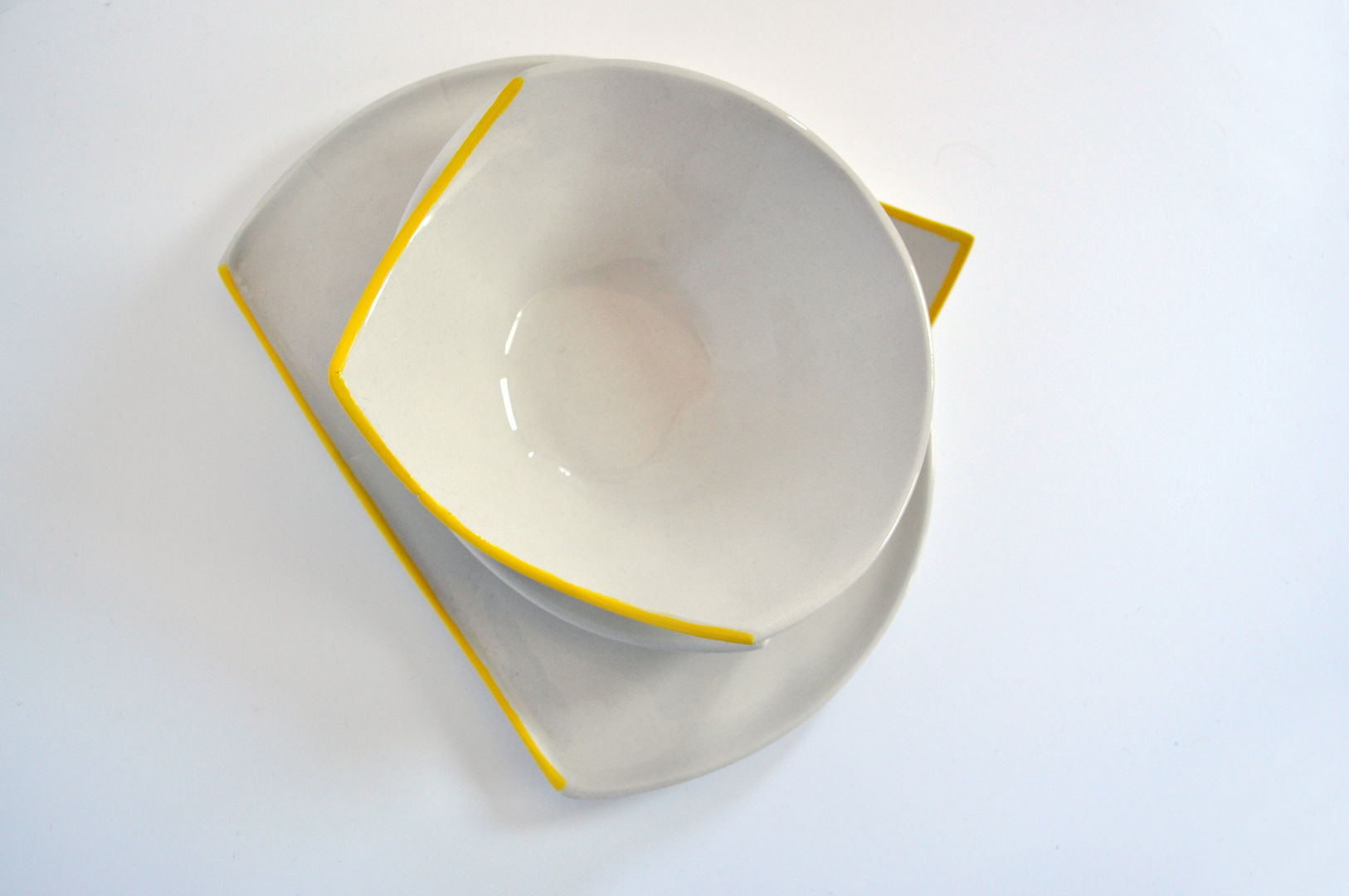 Assiettes ANGLE, Benjamin Rousse Design Benjamin Rousse Design غرفة السفرة Crockery & glassware