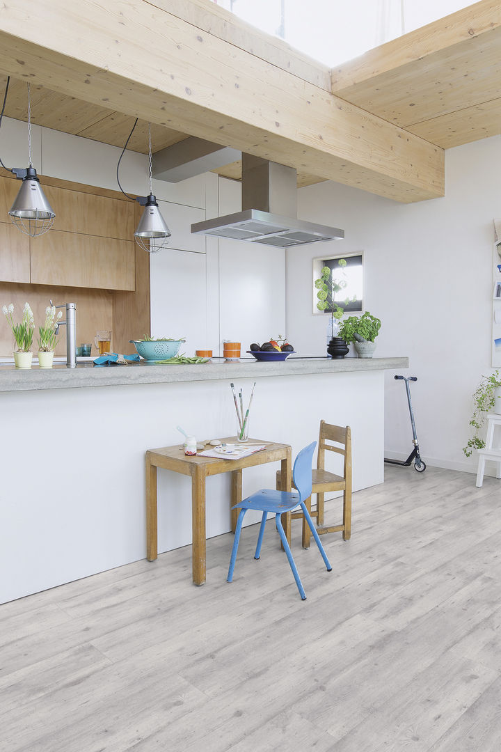 Concrete Wood Light Grey Quick-Step Paredes y pisos de estilo industrial Revestimientos de paredes y pisos