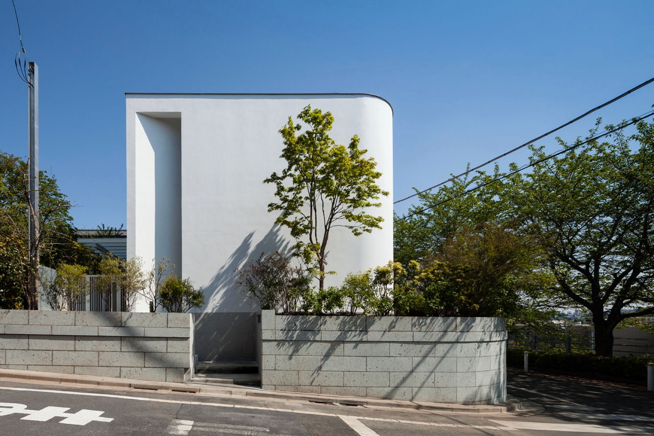 HOUSE FOR GREEN BREEZE AND LIGHT Yaita and Associaes Modern houses