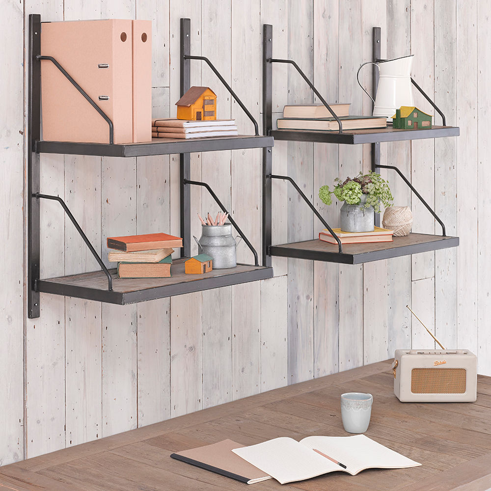 Carriage Shelves homify Commercial spaces Office spaces & stores