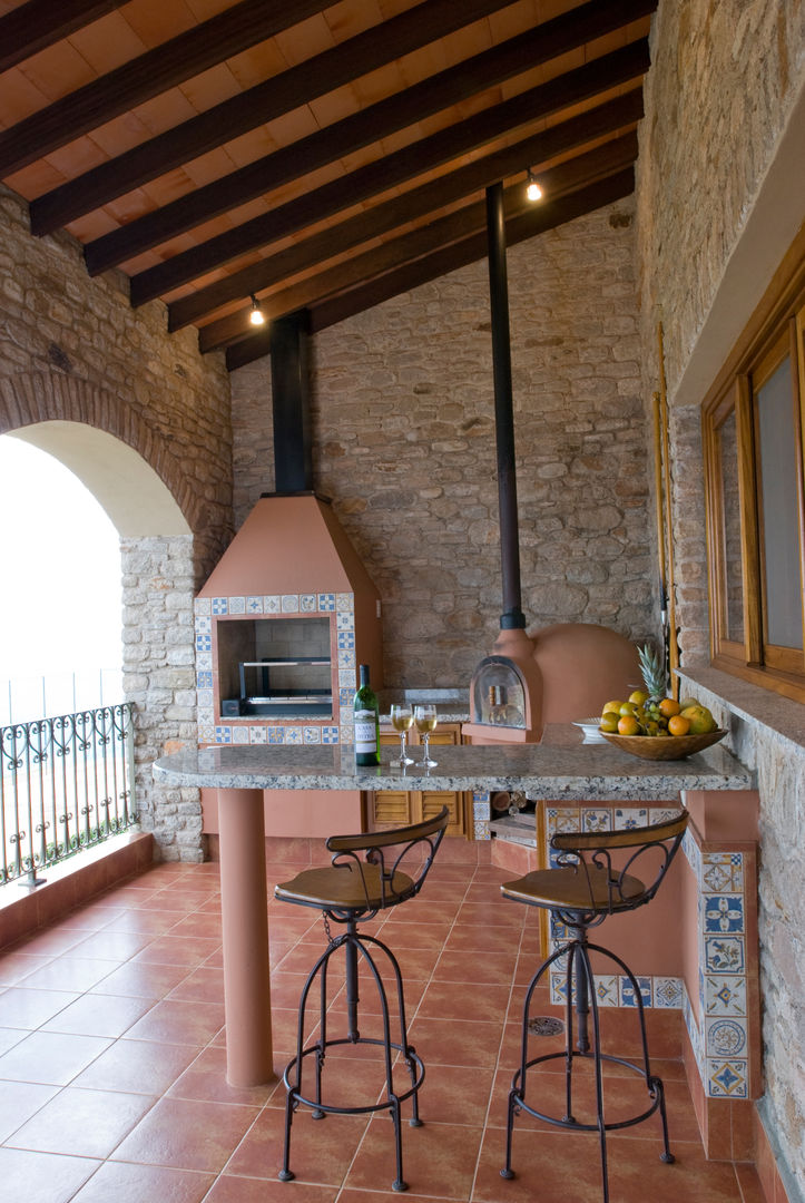 Casa Toscana em Serra Negra, Tikkanen arquitetura Tikkanen arquitetura Cocinas de estilo rural