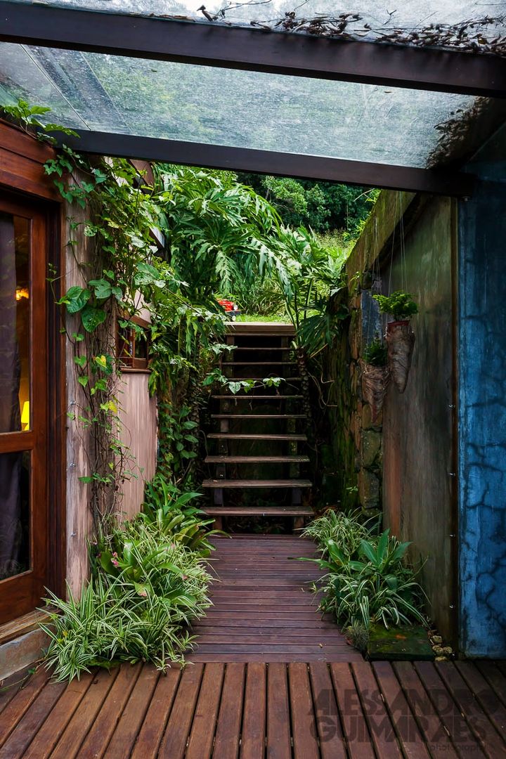 Casa da Floresta, Ferraro Habitat Ferraro Habitat Country style corridor, hallway& stairs