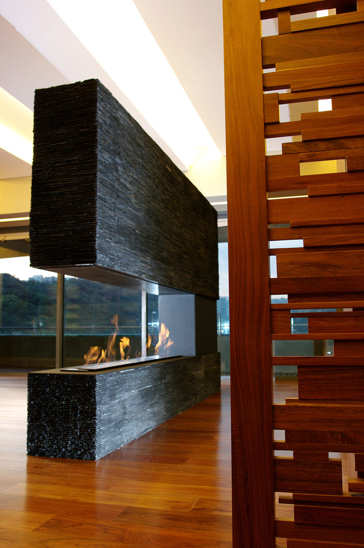 A902, ArquitectosERRE ArquitectosERRE Ruang Keluarga Modern Fireplaces & accessories