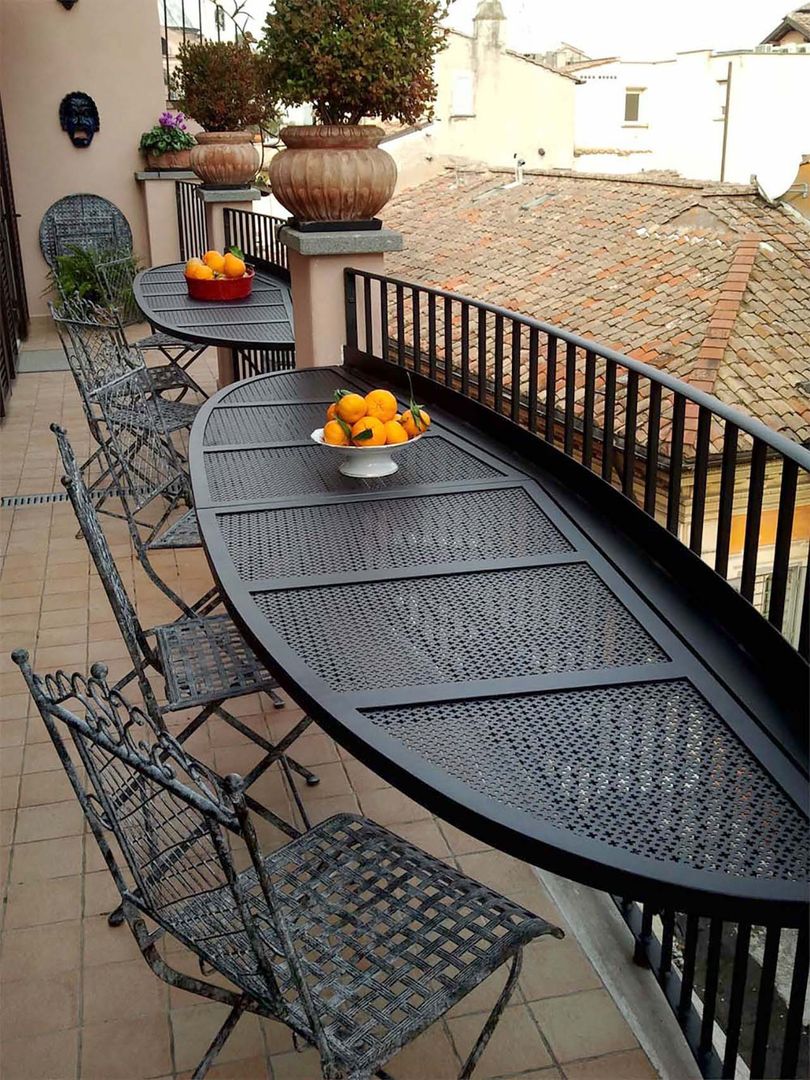 ARREDO ESTERNO, Studio Tecnico Arch. Lodovico Alessandri Studio Tecnico Arch. Lodovico Alessandri Classic style balcony, porch & terrace Accessories & decoration