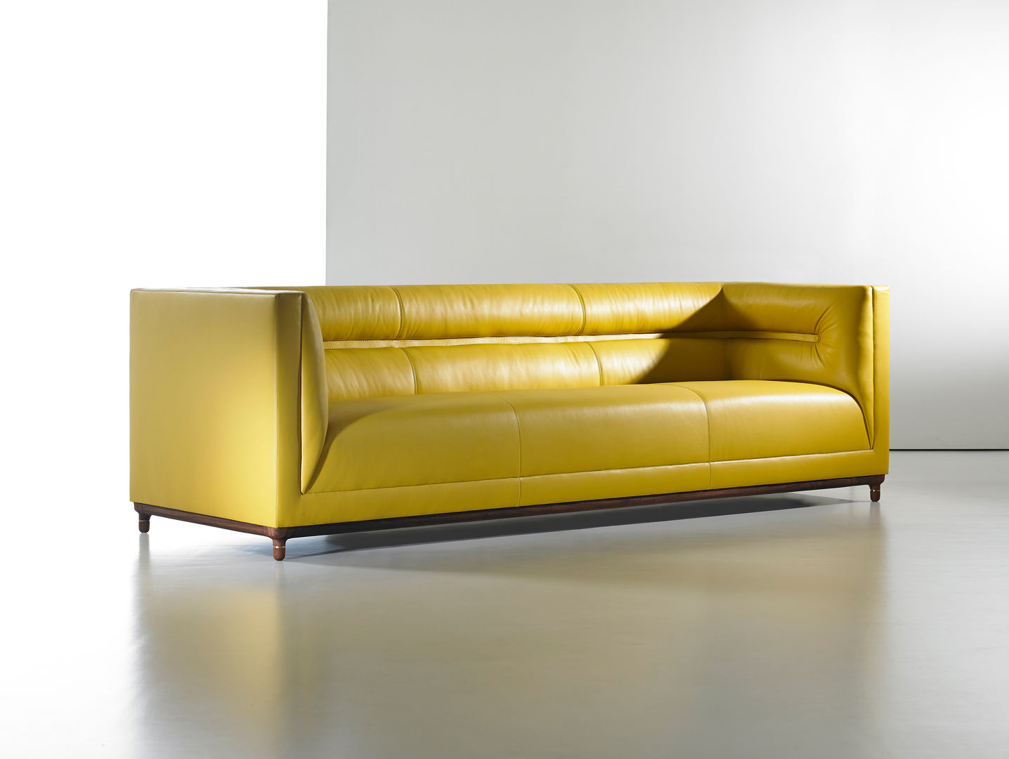 Bernhardt Design homify Salas y Recibidores: Ideas, diseños y decoración Sofás y sillones