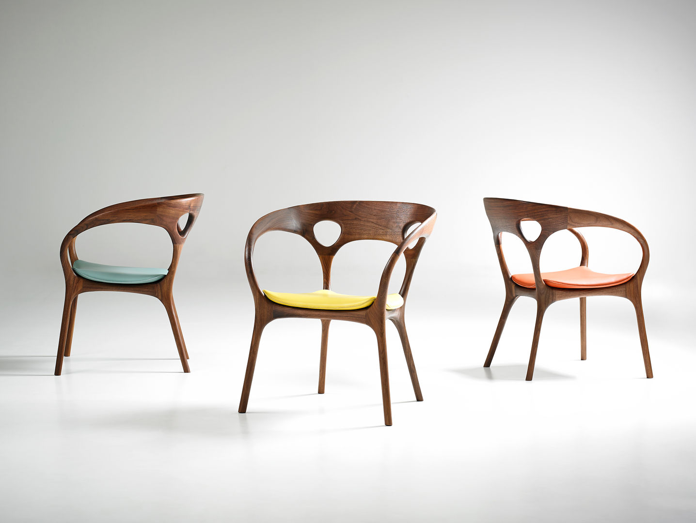 Bernhardt Design homify ห้องทานข้าว เก้าอี้และม้านั่ง