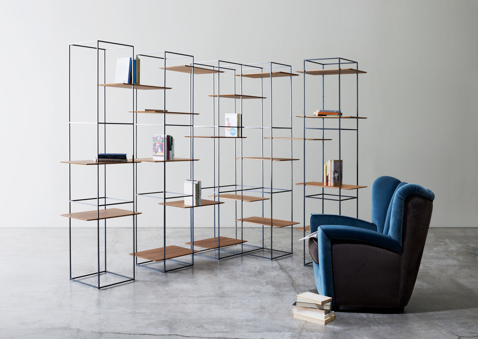 TT3, Adele-C Adele-C Phòng khách phong cách chiết trung Shelves