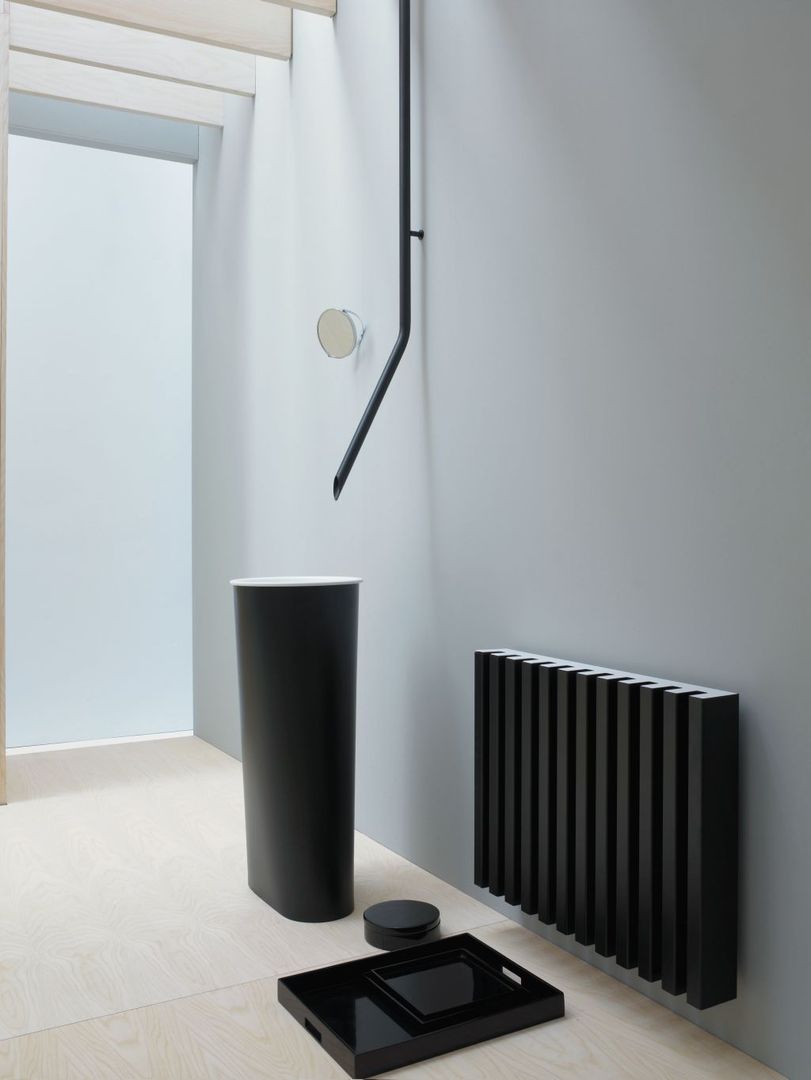 SOHO, tubes radiatori tubes radiatori Casas de banho ecléticas Estantes