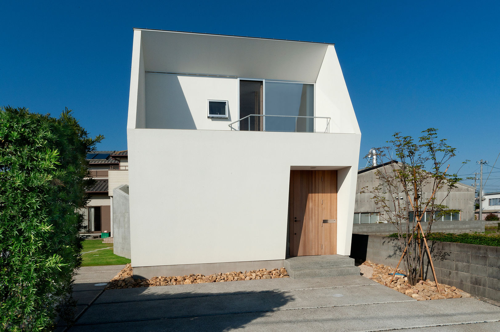 N－house－磐田, LIC・山本建築設計事務所 LIC・山本建築設計事務所 Casas modernas: Ideas, imágenes y decoración