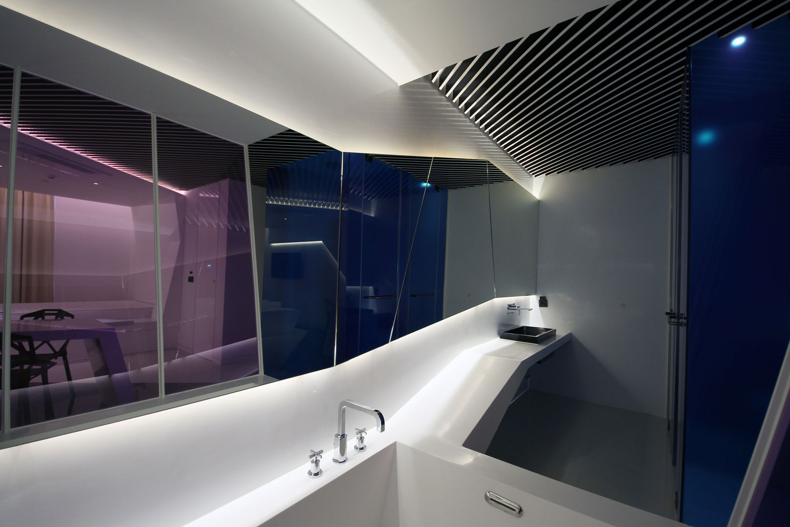 Pure Crystal, Seungmo Lim Seungmo Lim Modern bathroom Bathtubs & showers