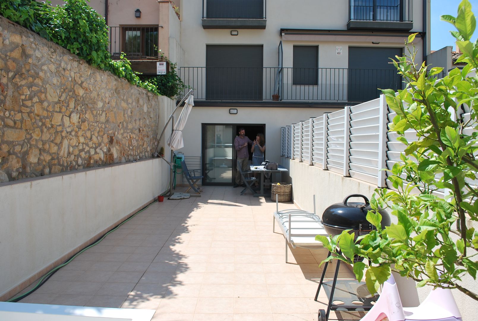 Antes y después terraza Sant Antoni de Calonge , Vicente Galve Studio Vicente Galve Studio ระเบียง, นอกชาน