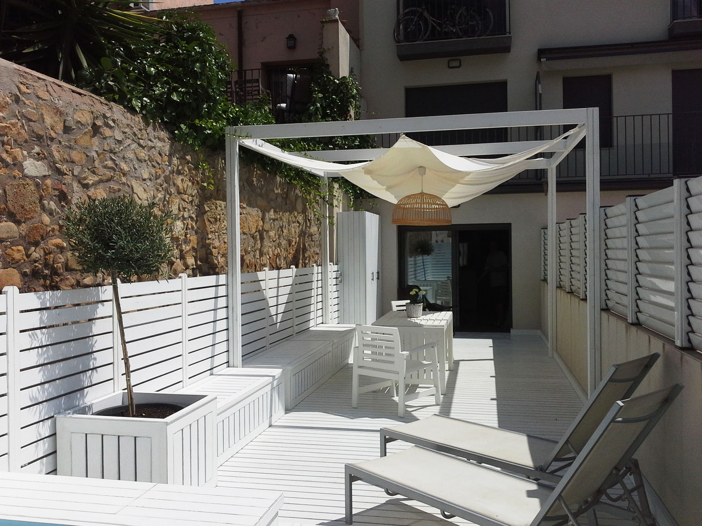 Antes y después terraza Sant Antoni de Calonge , Vicente Galve Studio Vicente Galve Studio ระเบียง, นอกชาน