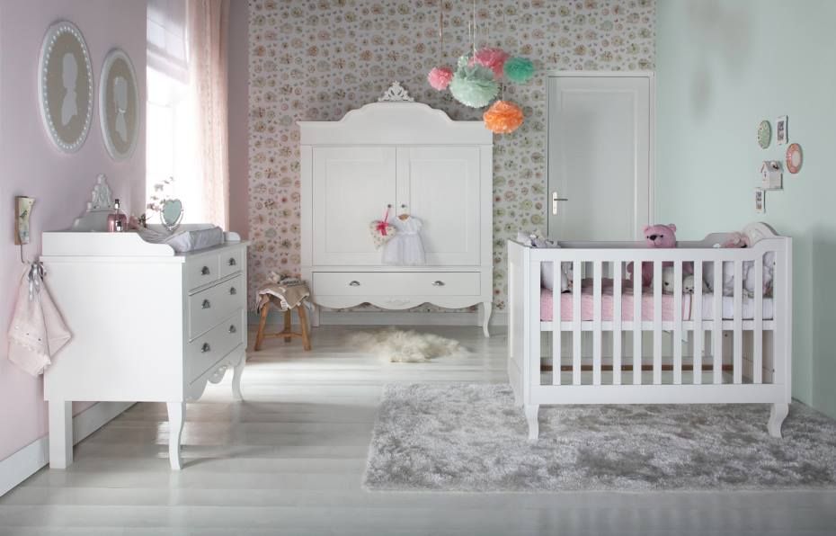 Romance Nursery Furniture Set Adorable Tots Stanza dei bambini eclettica Letti & Culle