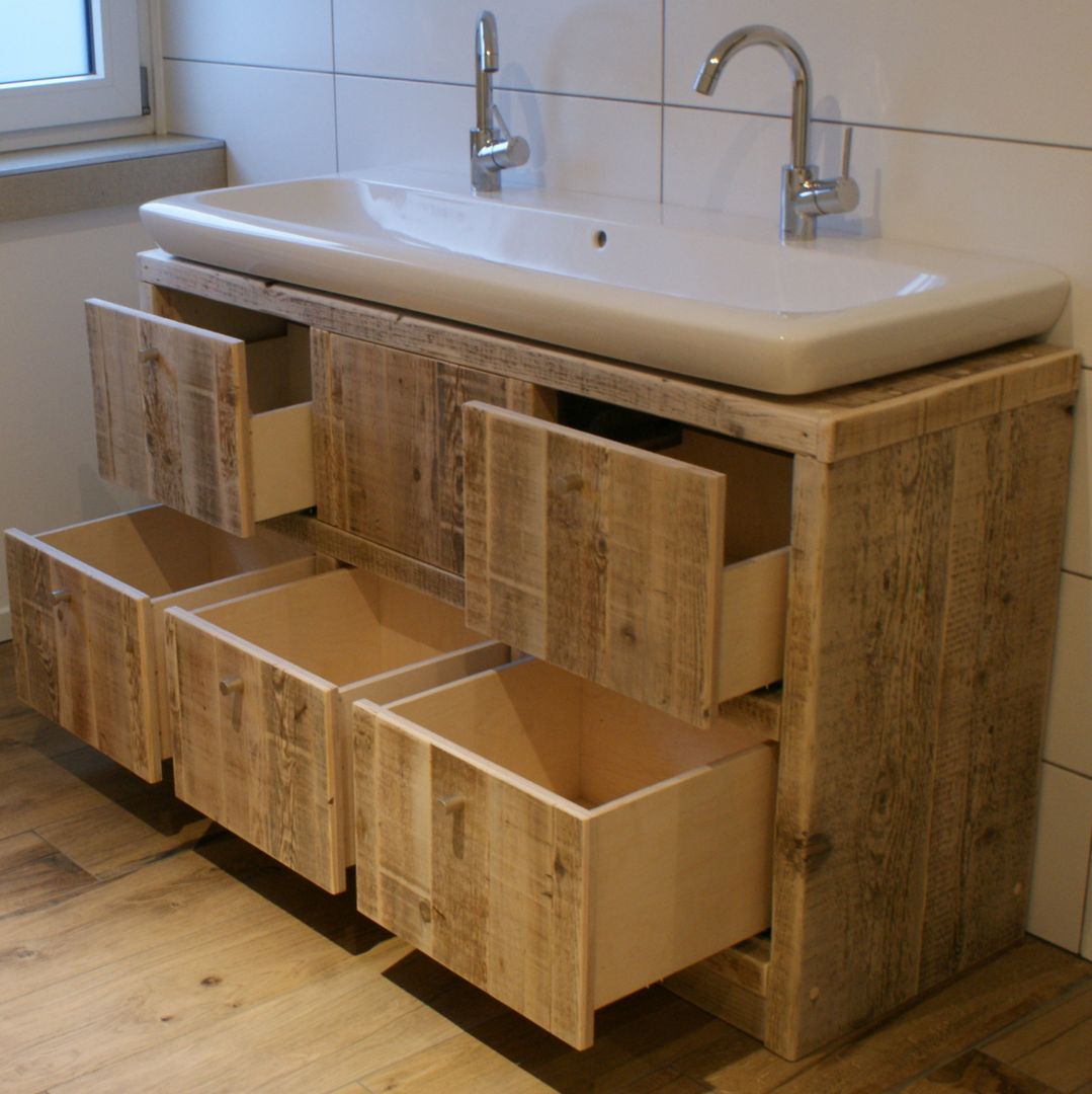 homify Rustic style bathroom Sinks