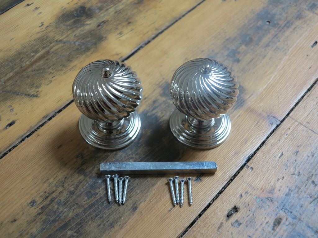 Pair of Nickel Twisted Burcot Door Knobs UKAA | UK Architectural Antiques Будинки Аксесуари та прикраси