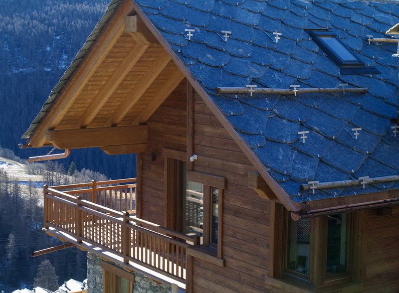 chalet in Chamois, Aosta Valley, Alps, enrico girardi architetto enrico girardi architetto Rustic style house