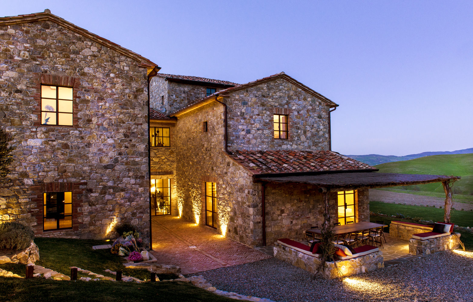 Une Villa Qui a des Inspirations Italienne: Toscane, dmesure dmesure Rumah Gaya Mediteran