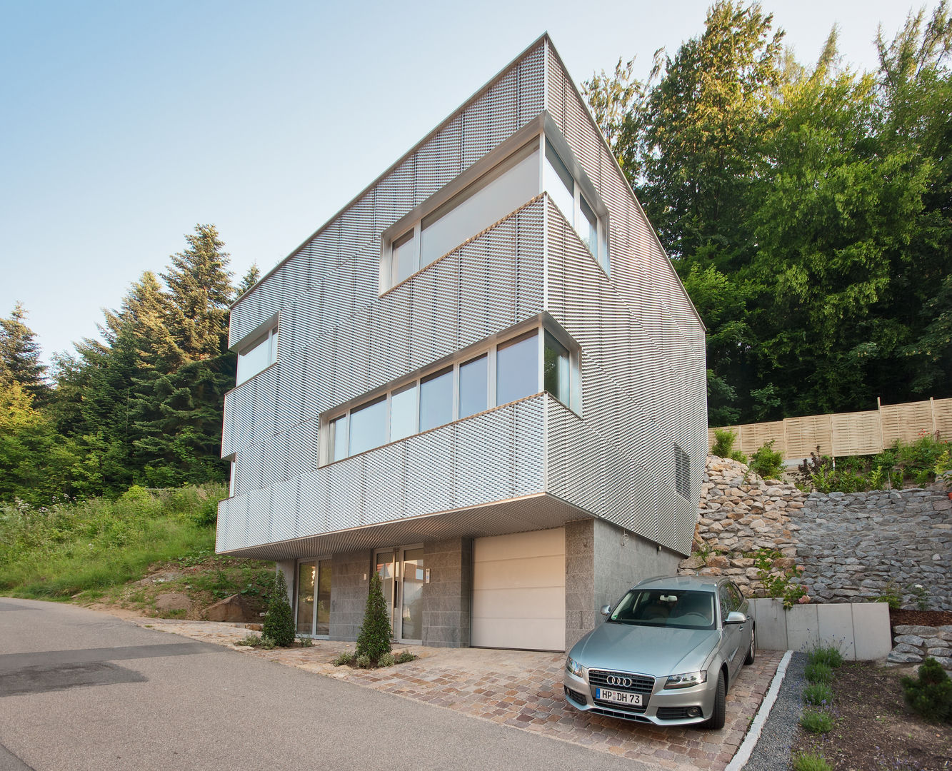 Reflecting Cube - House in Weinheim, Germany, Helwig Haus und Raum Planungs GmbH Helwig Haus und Raum Planungs GmbH Modern houses