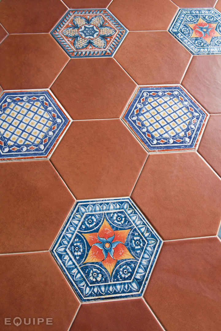 Hexatile Cotto Rodeno / Decor Basílica homify Casas de estilo rústico