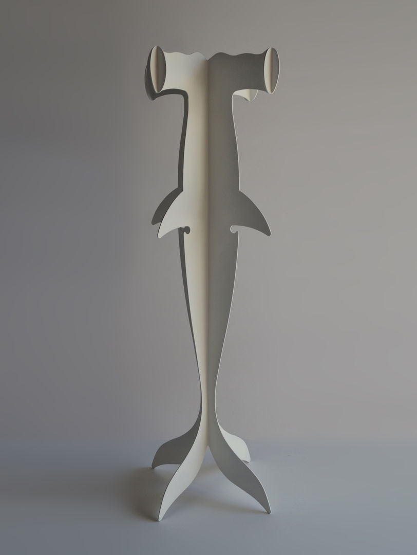 Requin-Manteau, DIFFERENT AND DIFFERENT DIFFERENT AND DIFFERENT Eclectic corridor, hallway & stairs Clothes hooks & stands