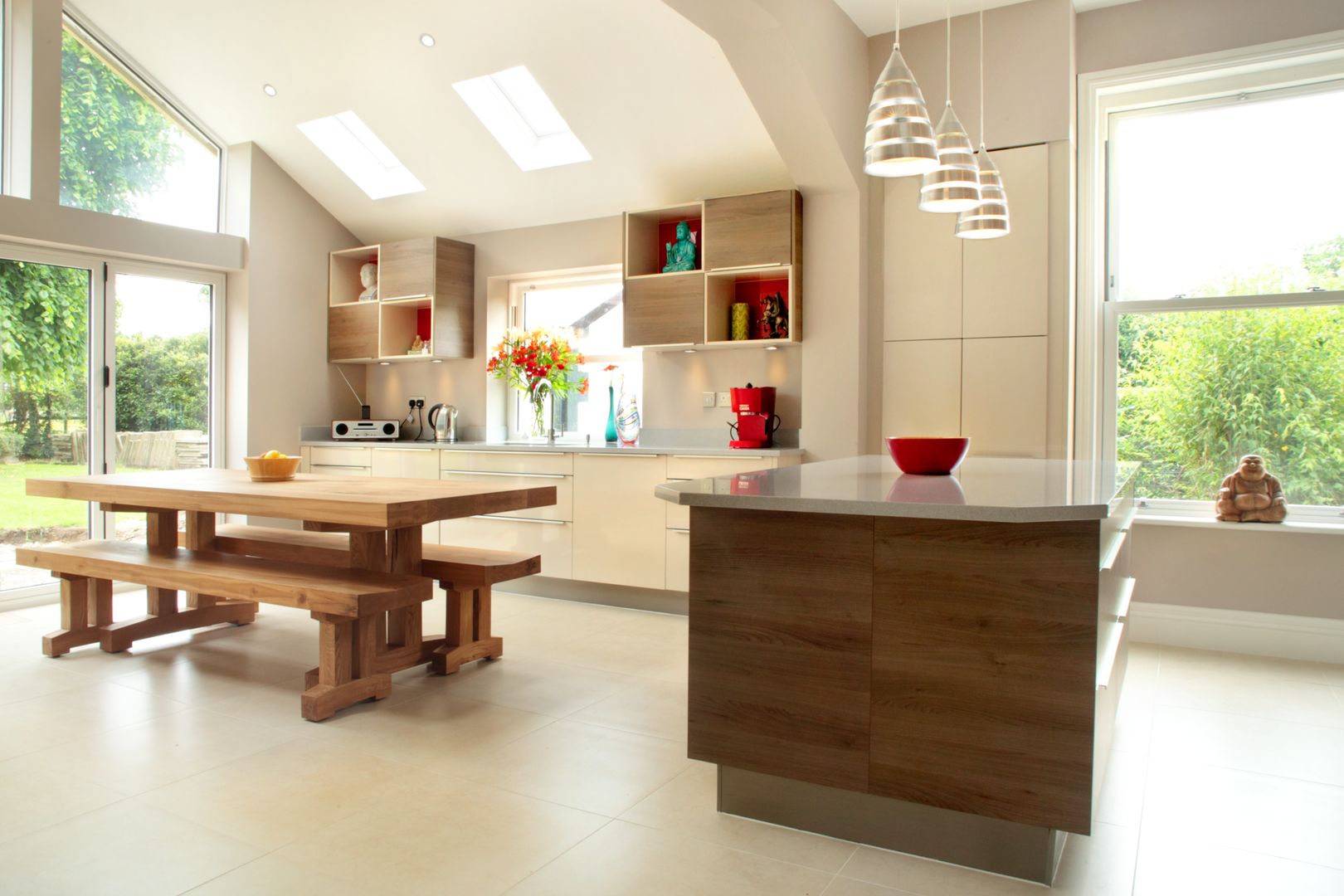 Contemporary Kitchen in 19th Century Home, in-toto Kitchens Design Studio Marlow in-toto Kitchens Design Studio Marlow ห้องครัว