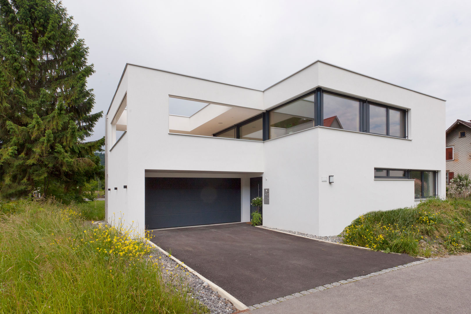 Zufahrt/Zugang Catharina Fineder Architektur Moderne Häuser