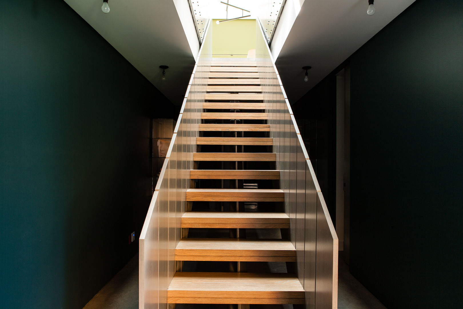 Hampton Residence, Labo Design Studio Labo Design Studio Modern corridor, hallway & stairs