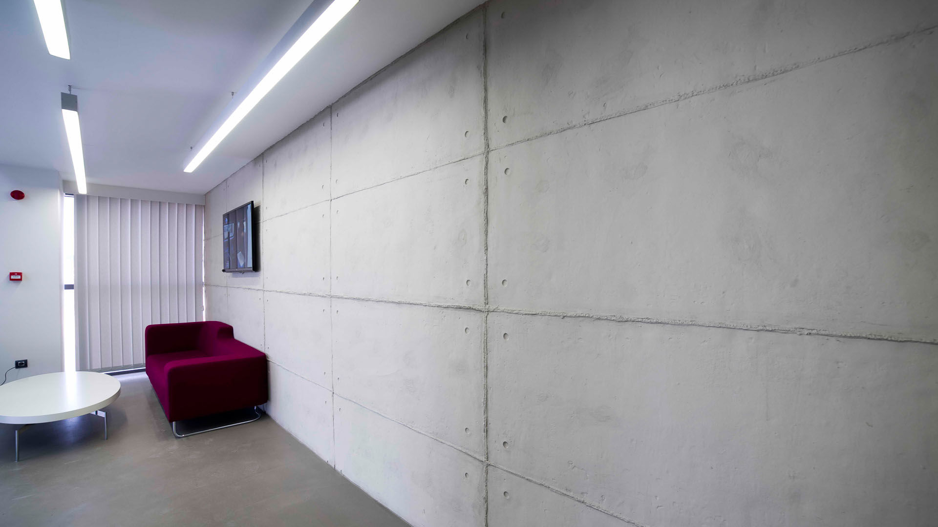 CONCRETE PLUS PEARL GRAY, Europanel Europanel Tường & sàn phong cách công nghiệp Wall & floor coverings