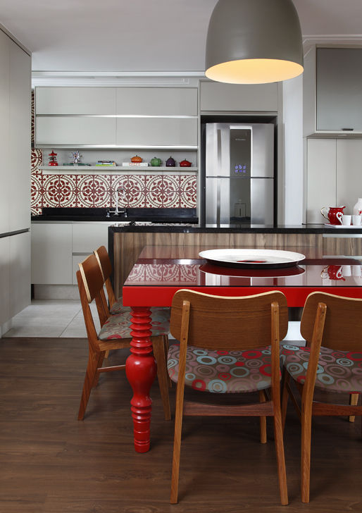 Nova chance ao apê, Lore Arquitetura Lore Arquitetura Tropical style kitchen