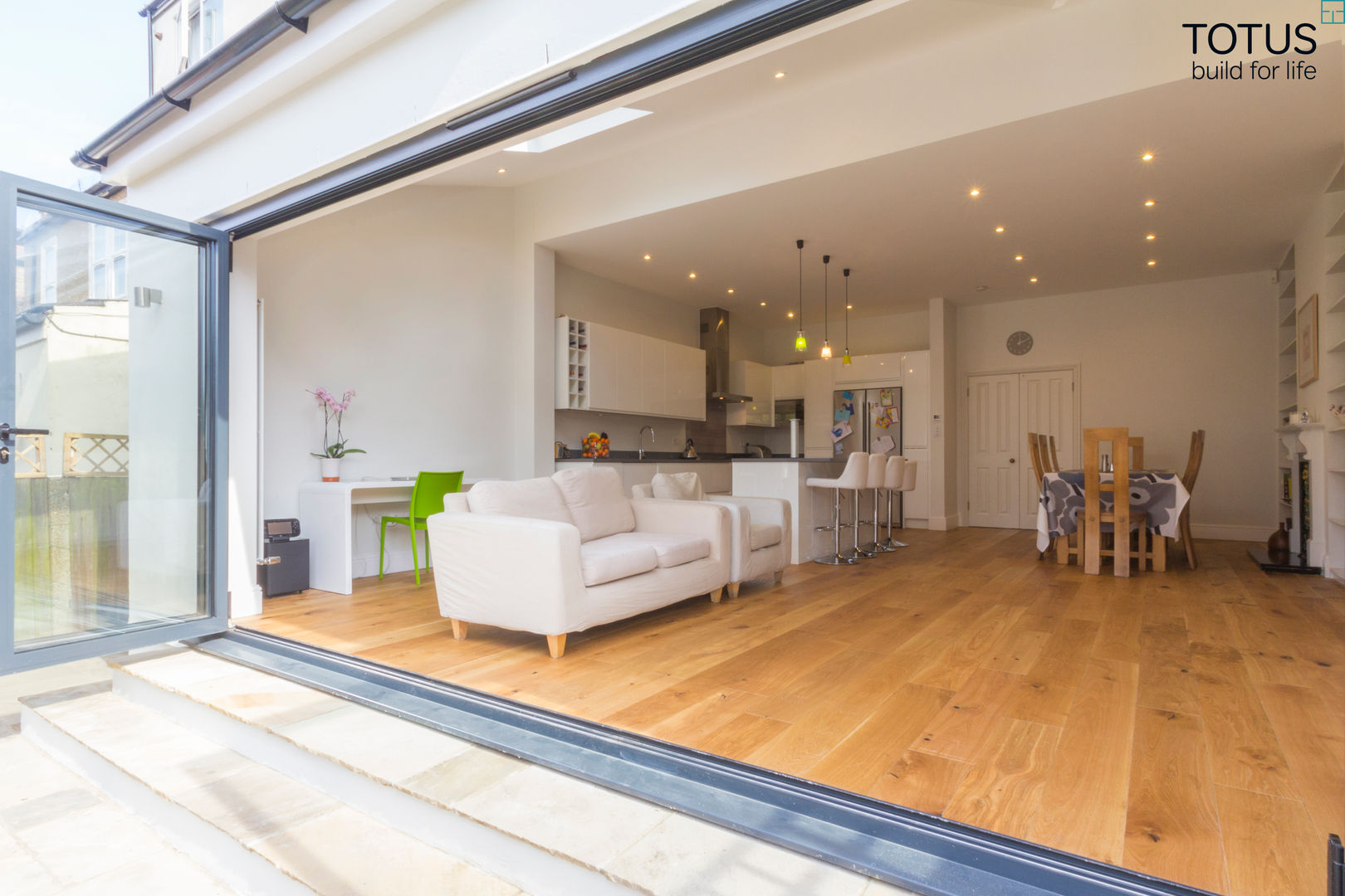 Extension in Sheen, SW14, TOTUS TOTUS Salas de estar modernas